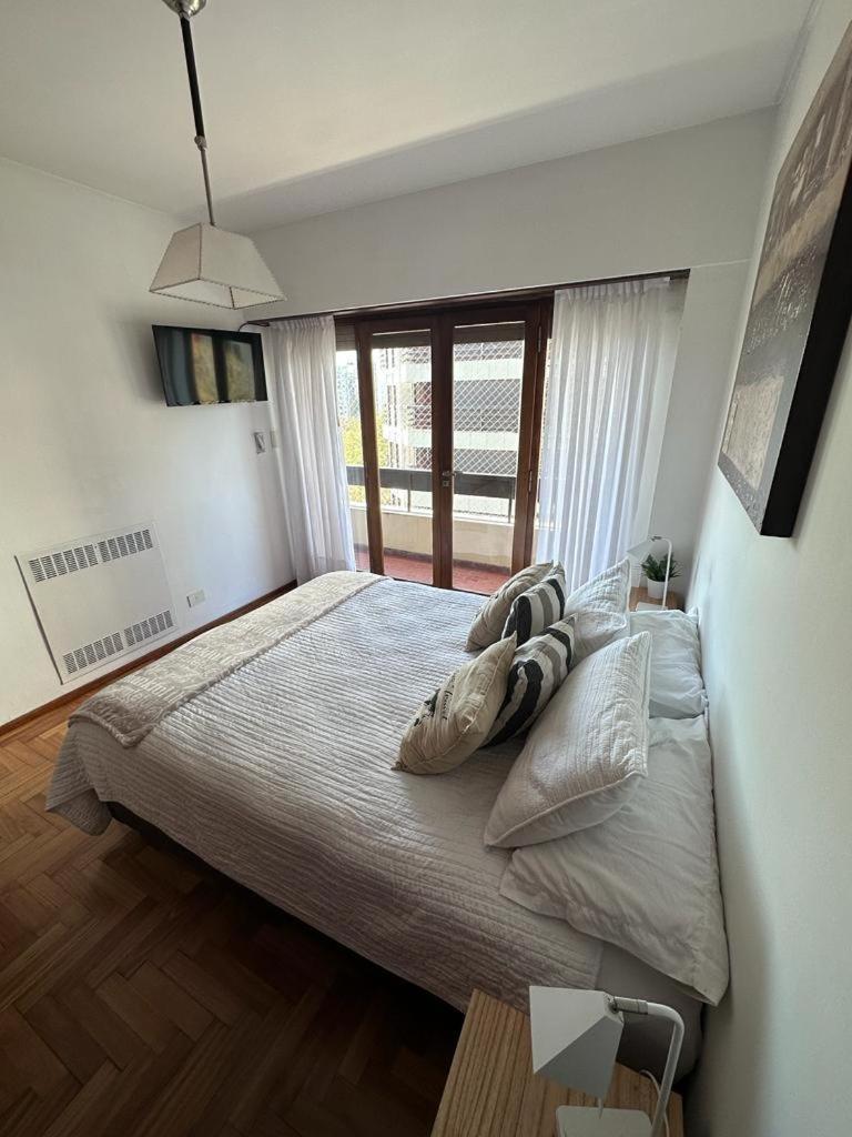 Apartamento Depto. En La Bella Plaza Mitre. Luminoso Y Amplio.